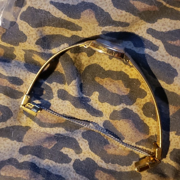 Vintage gold Seiko watch. Has a safety chain. - Picture 2 of 5